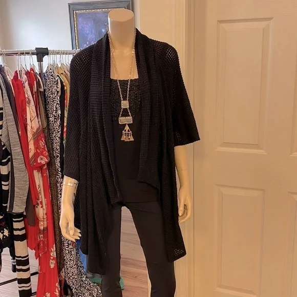 Status by Chenault Black Waffled Fabric Knit Cardigan. D4/A - Picture 1 of 11